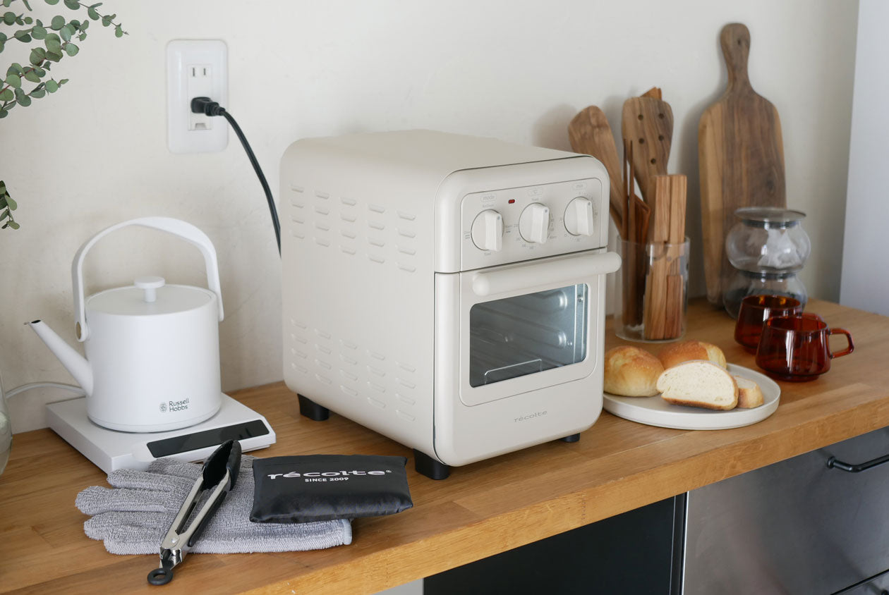 クリームホワイト