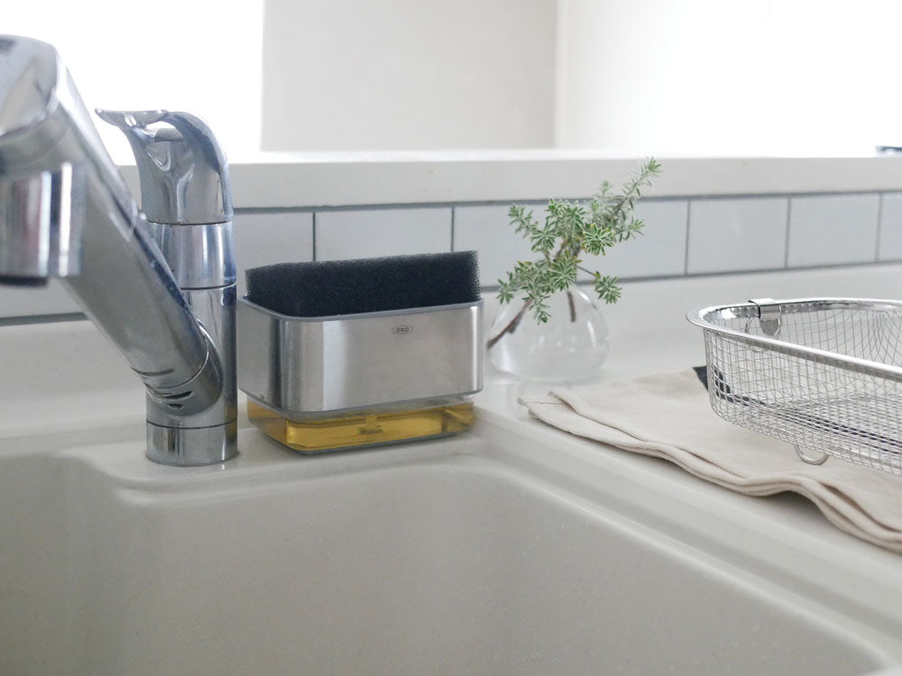 ＜OXO/オクソー＞ スポンジホルダー (ソープディスペンサー付)