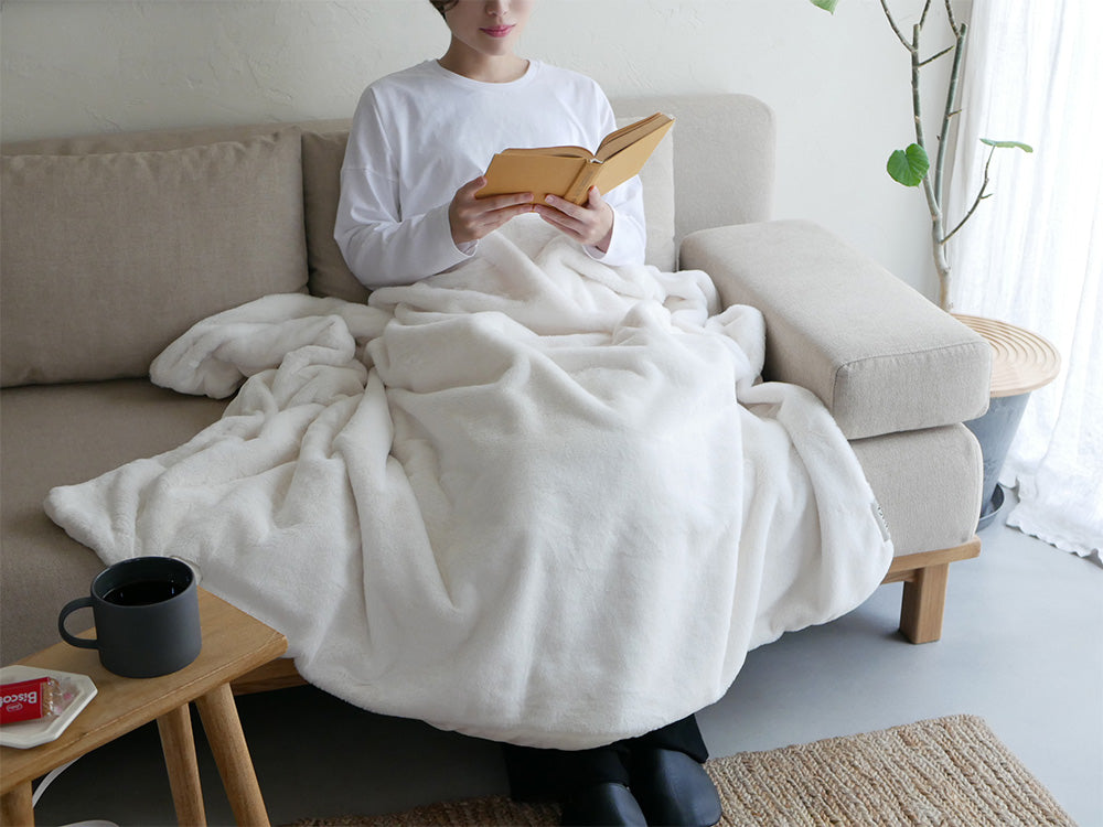 【LALACA/ララカ】洗えるなめらか素材のヒーターブランケット　グレージュ LALACA/ララカ＞洗えるなめらか素材のヒーターブランケット – カチモ
