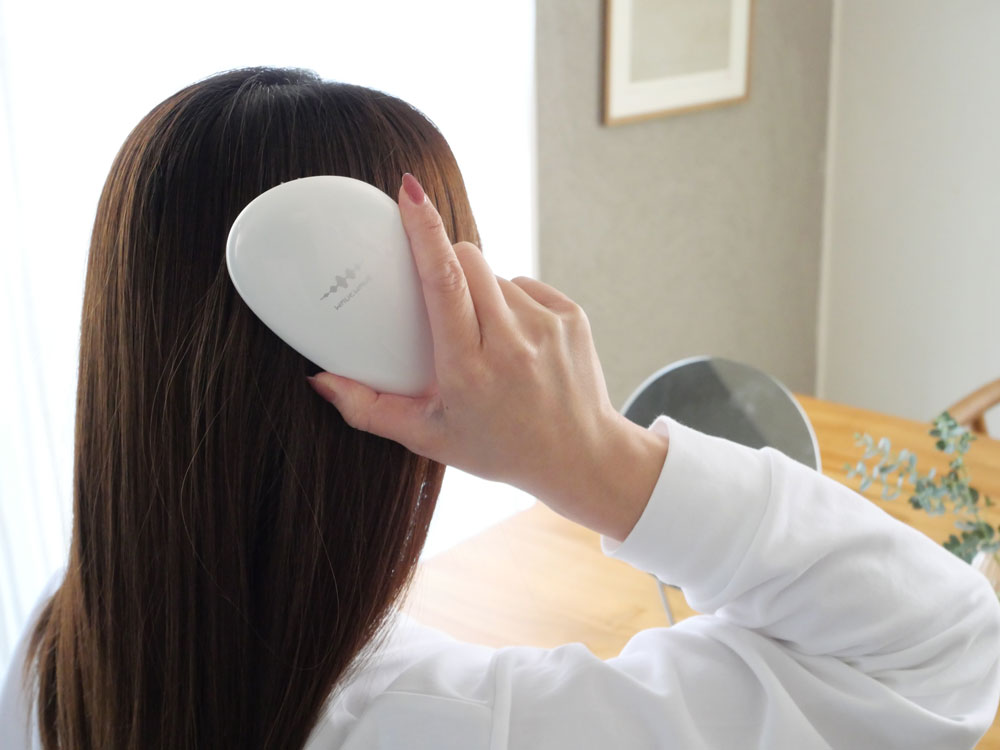 ＜WAVEWAVE＞ 頭皮＆髪ケアEMSコンパクトブラシ