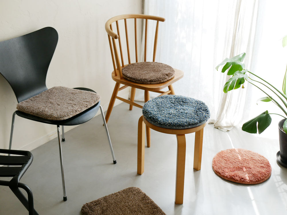 ＜＆NE/アンドエヌイー＞洗える低反発シャギーチェアパッド