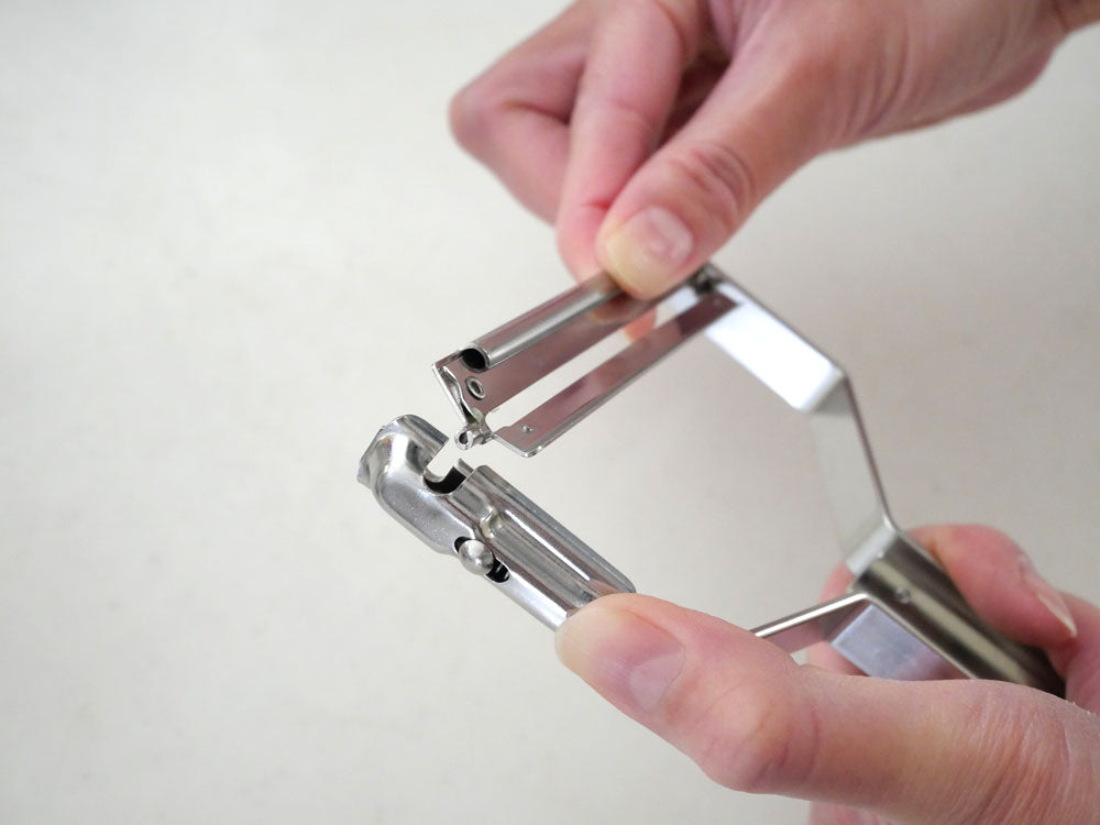 ワンタッチで替え刃交換！1本3役 ニュースピードピーラー – カチモ