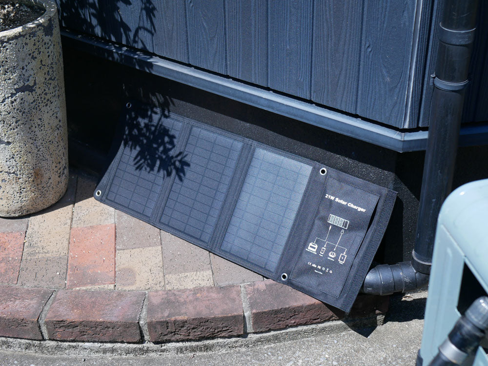 ＜エムワークス＞つながる安心！コンパクトなポータブル電源（ソーラーパネル付き）