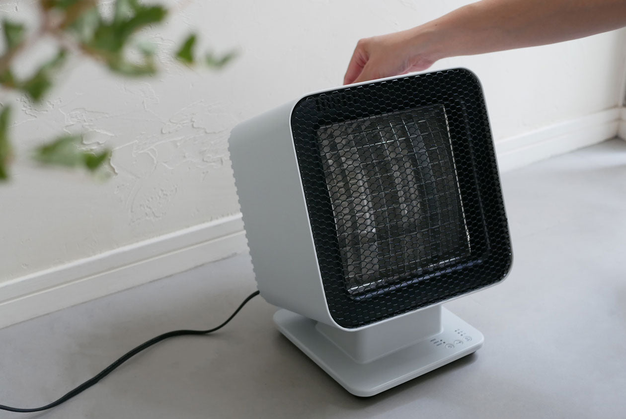 ±0 リフレクトヒーター ■