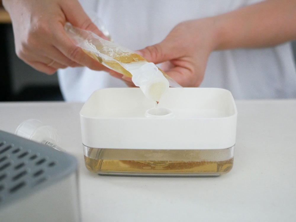 ＜OXO/オクソー＞ スポンジホルダー (ソープディスペンサー付)