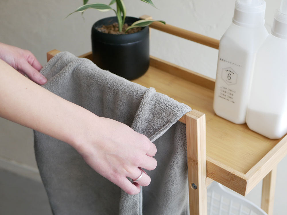＜like-it/ライクイット＞すき間で使えるバンブーランドリーワゴン（バスケット付き）