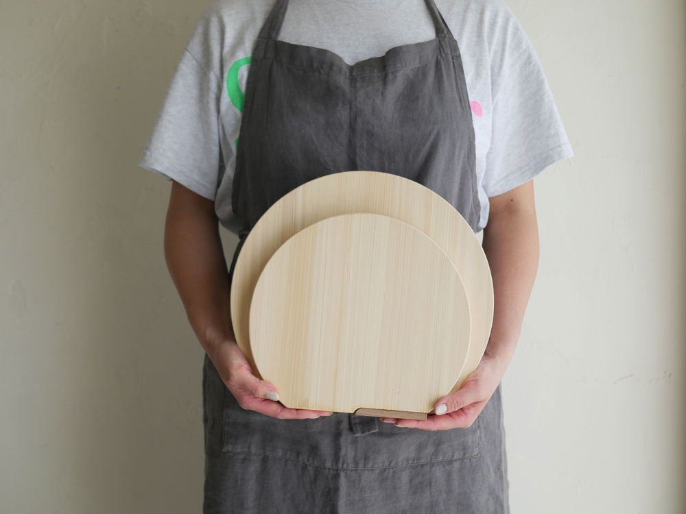 ＜HIDANOKI＞ヒノキの立つまるいまな板