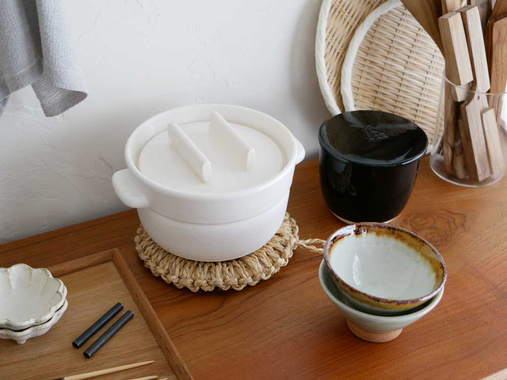 ＜かもしか道具店＞陶の飯びつ