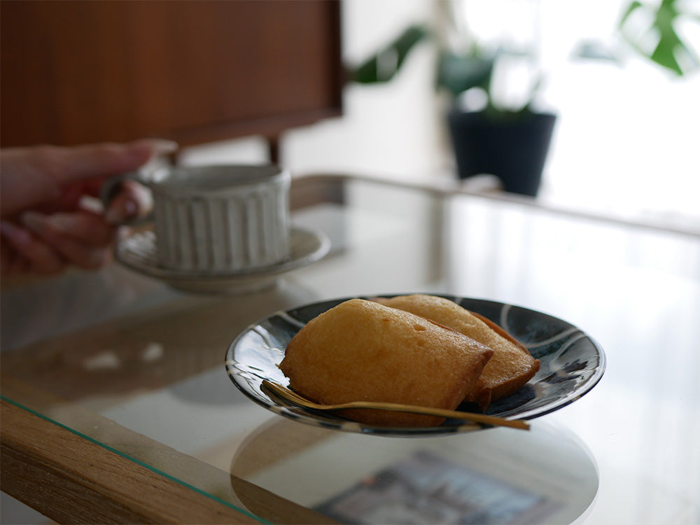 ＜awasaka/アワサカ＞職人筆の味わいを感じる和モダンなうつわ Brush Blue