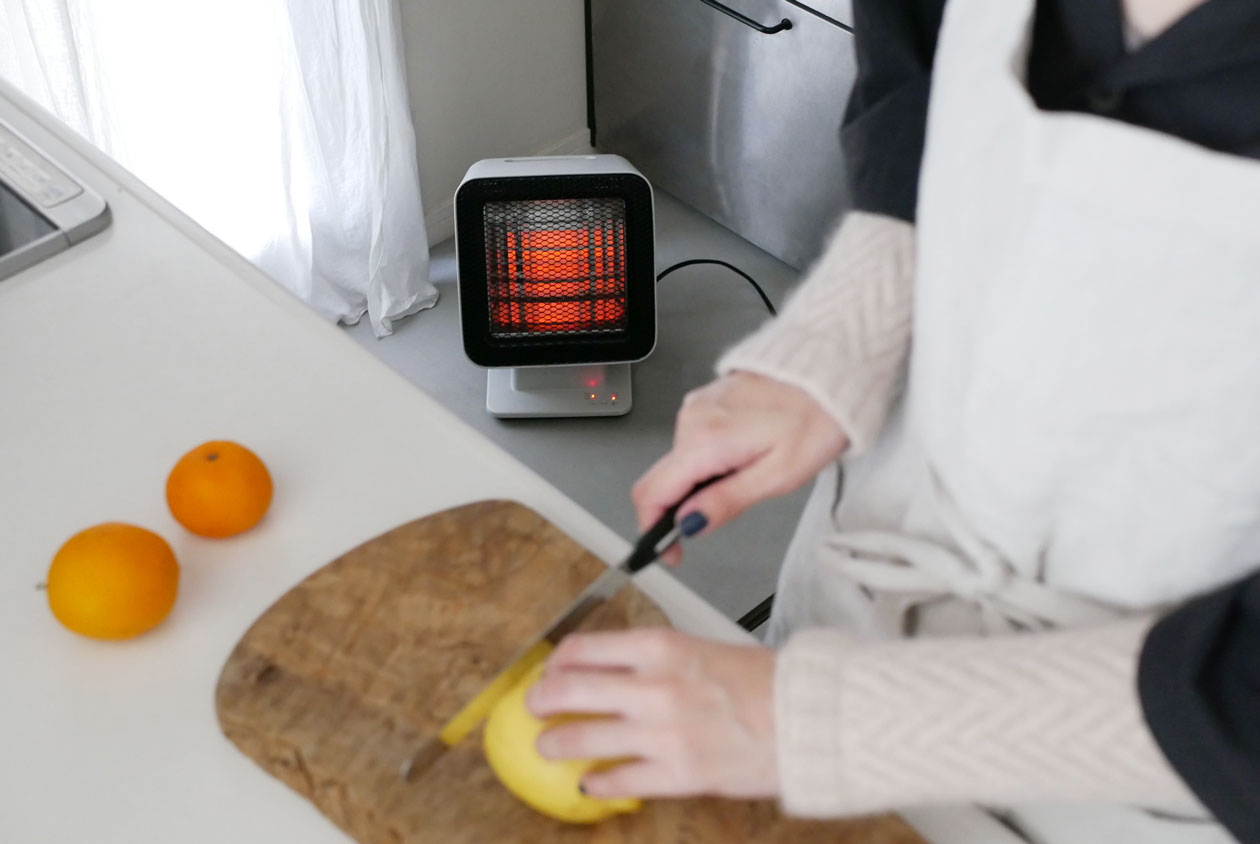 ±0 リフレクトヒーター ■