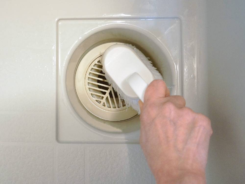 ＜ナチハマ＞洗剤いらずのバスブラシ