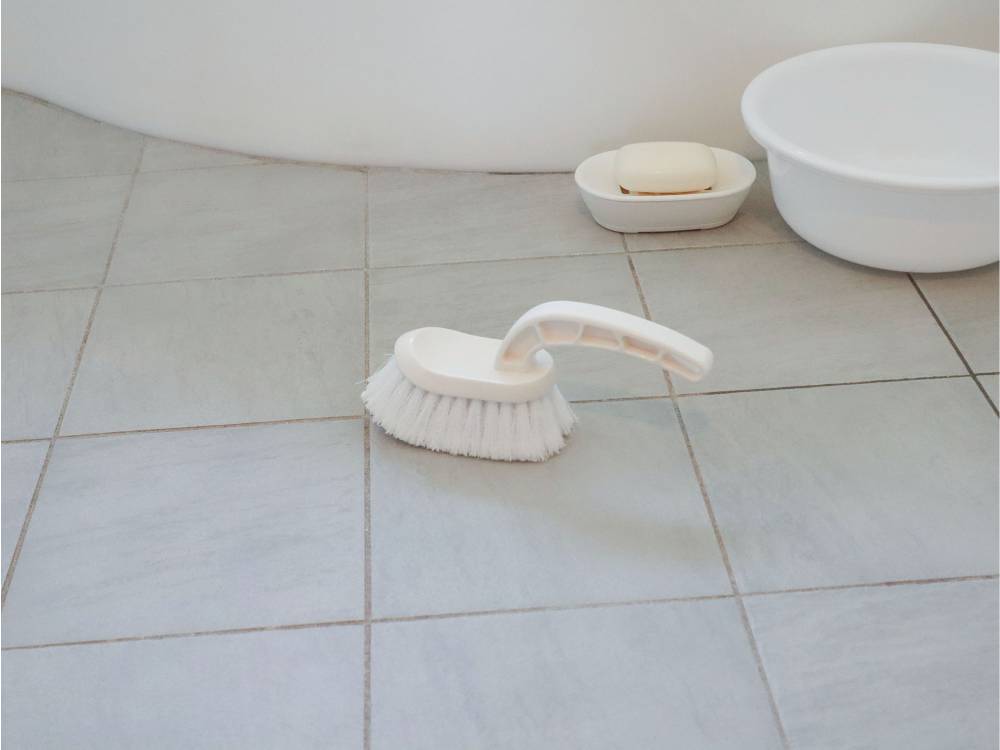 ＜ナチハマ＞洗剤いらずのバスブラシ