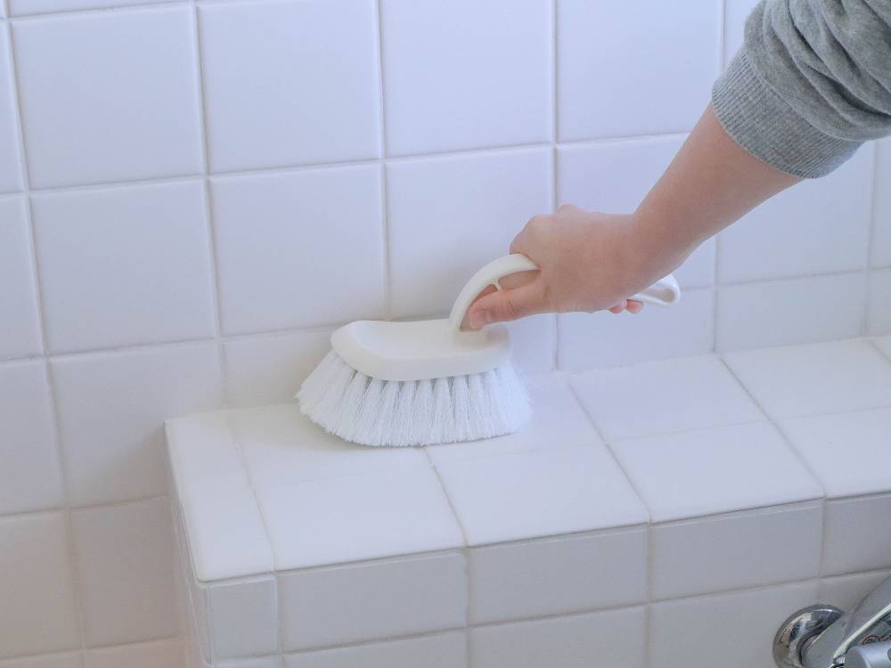 ＜ナチハマ＞洗剤いらずのバスブラシ