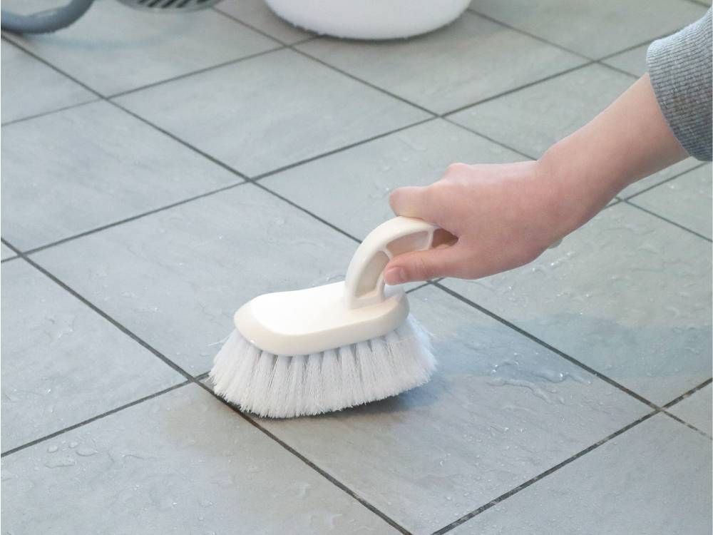 ＜ナチハマ＞洗剤いらずのバスブラシ