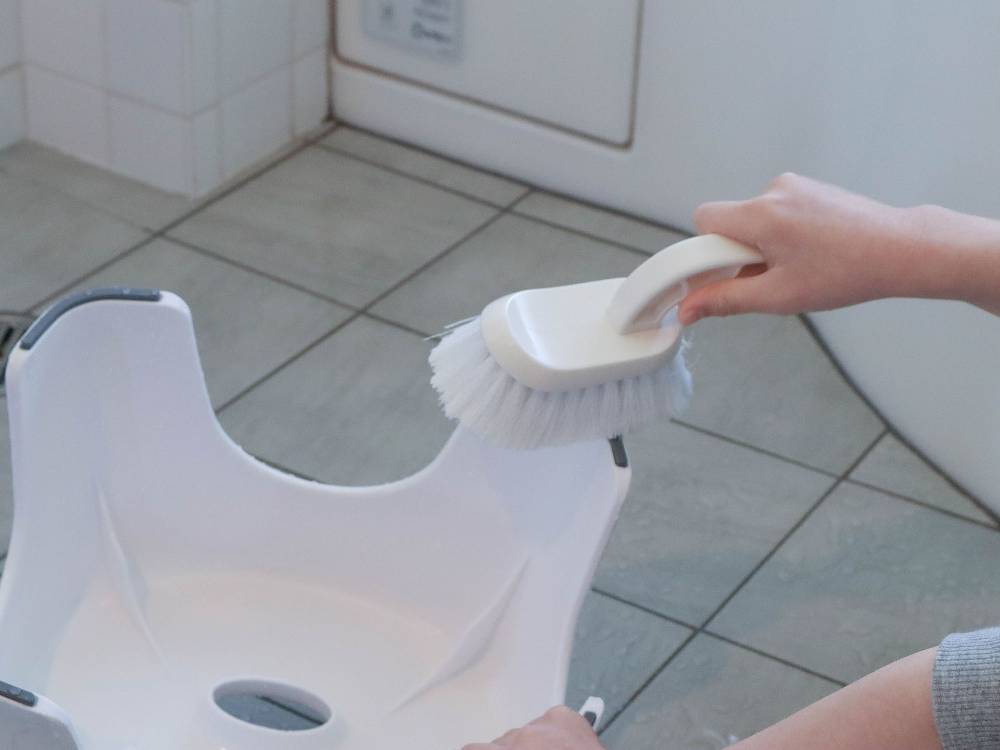 ＜ナチハマ＞洗剤いらずのバスブラシ