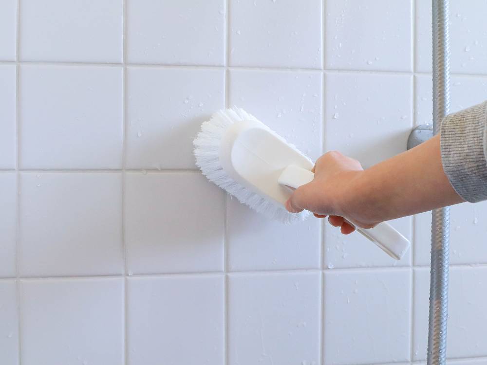 ＜ナチハマ＞洗剤いらずのバスブラシ