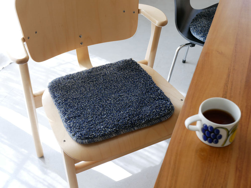 ＜＆NE/アンドエヌイー＞洗える低反発シャギーチェアパッド