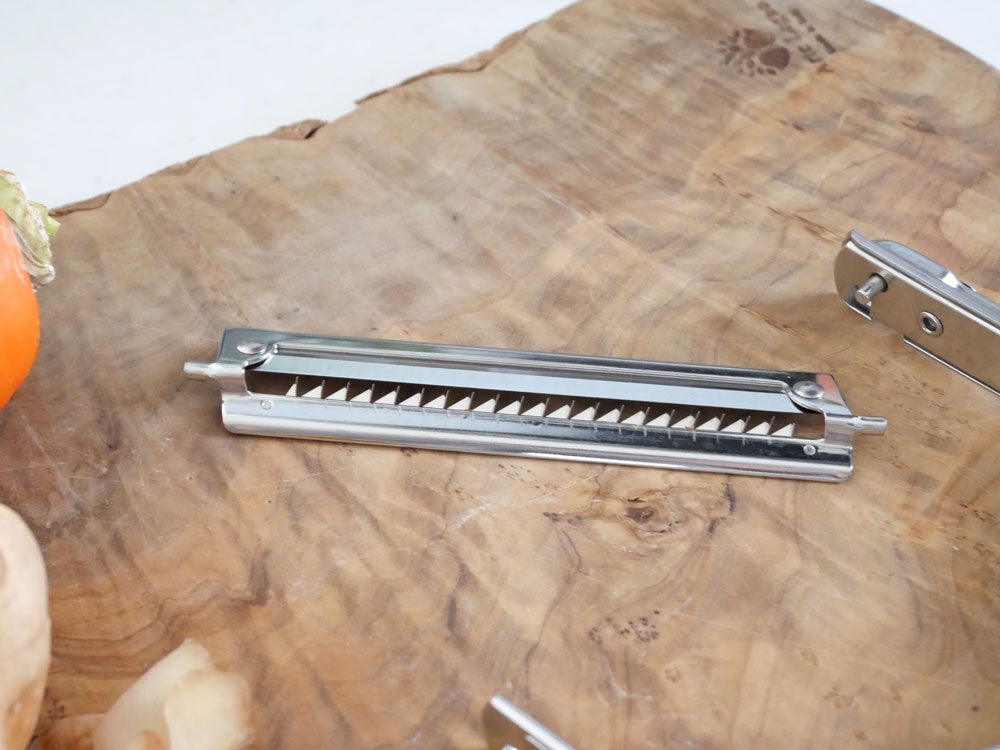 ワンタッチで替え刃交換！1本3役 ニュースピードピーラー – カチモ