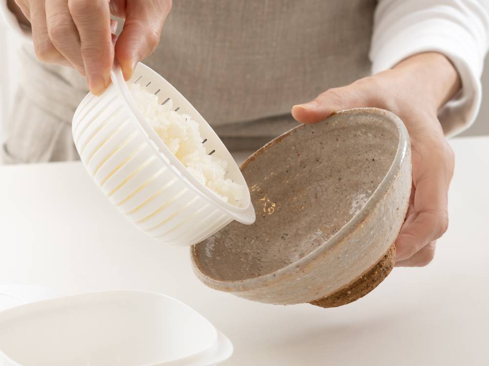 ＜like-it/ライクイット＞蒸気であたためる冷凍ごはん容器