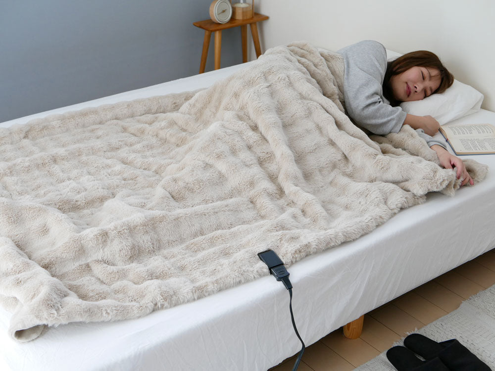 ＜QUADS/クワッズ＞ずっと触れたくなる掛敷両用電気毛布 toron（トロン）