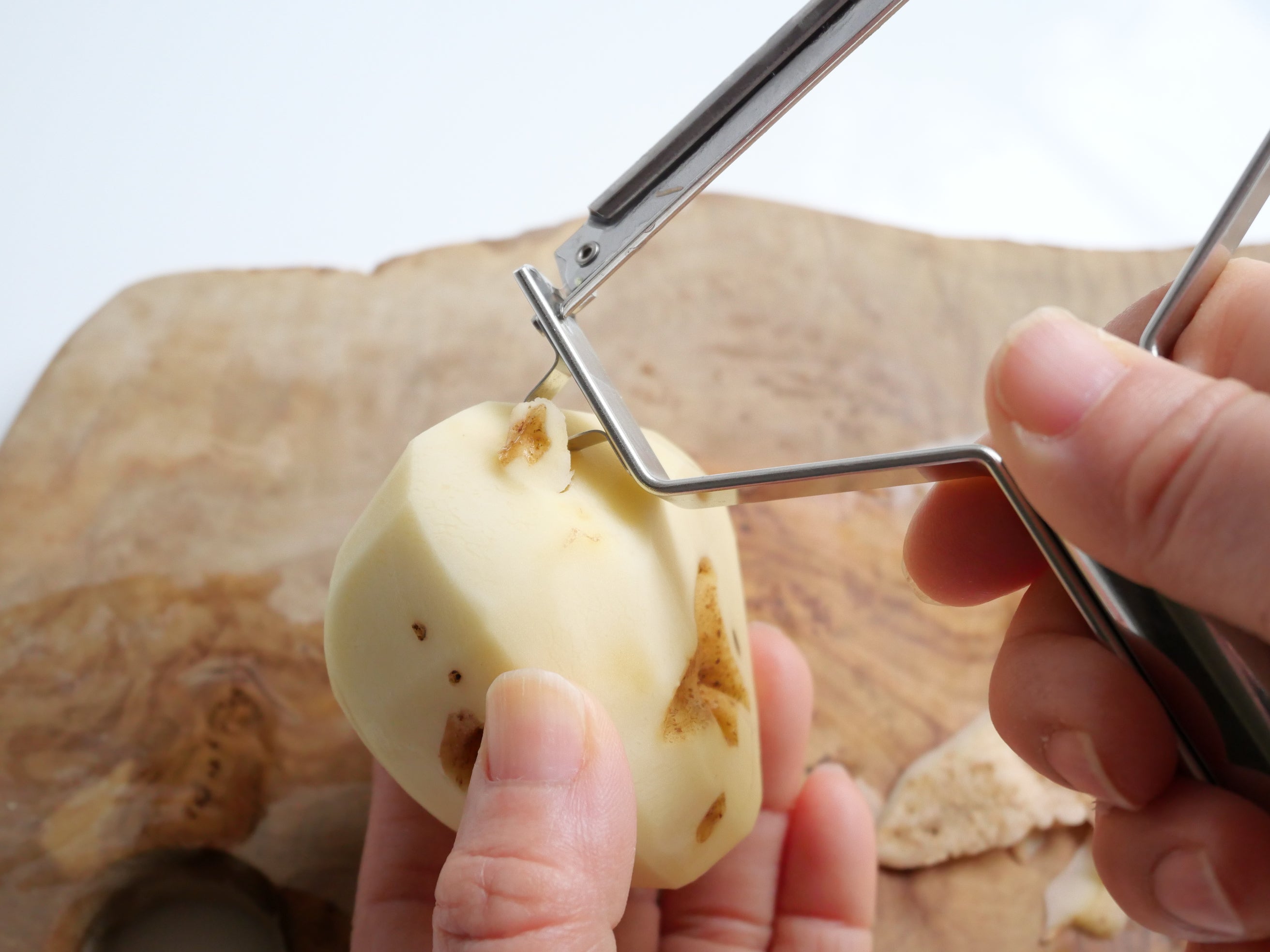 ※3月中下旬予約販売 ワンタッチで替え刃交換！1本3役　ニュースピードピーラー