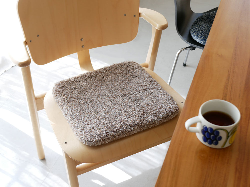 ＜＆NE/アンドエヌイー＞洗える低反発シャギーチェアパッド