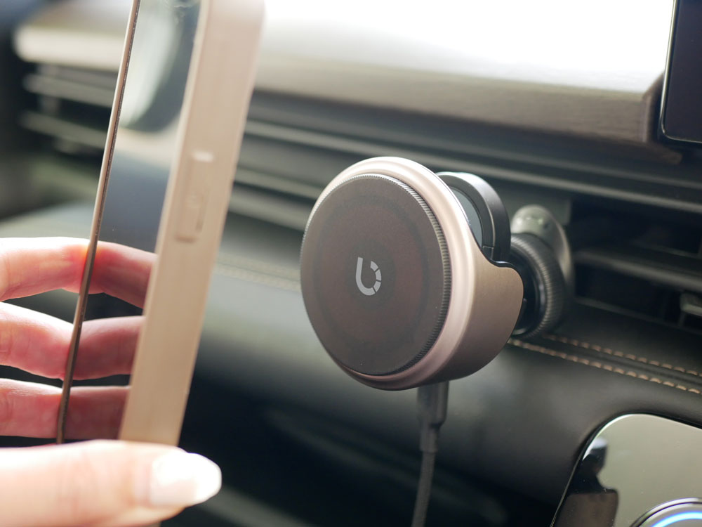 ＜BEZALEL＞ストレスフリーなマグネット充電器 カータイプ