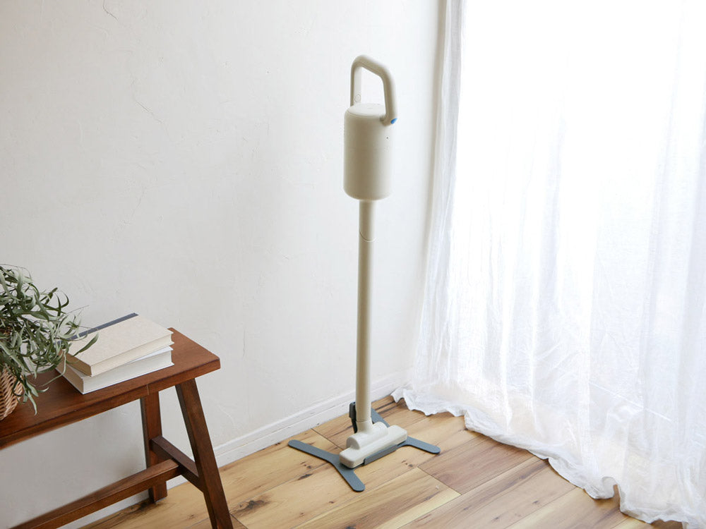 ＜プラスマイナスゼロ＞コードレスクリーナー ■